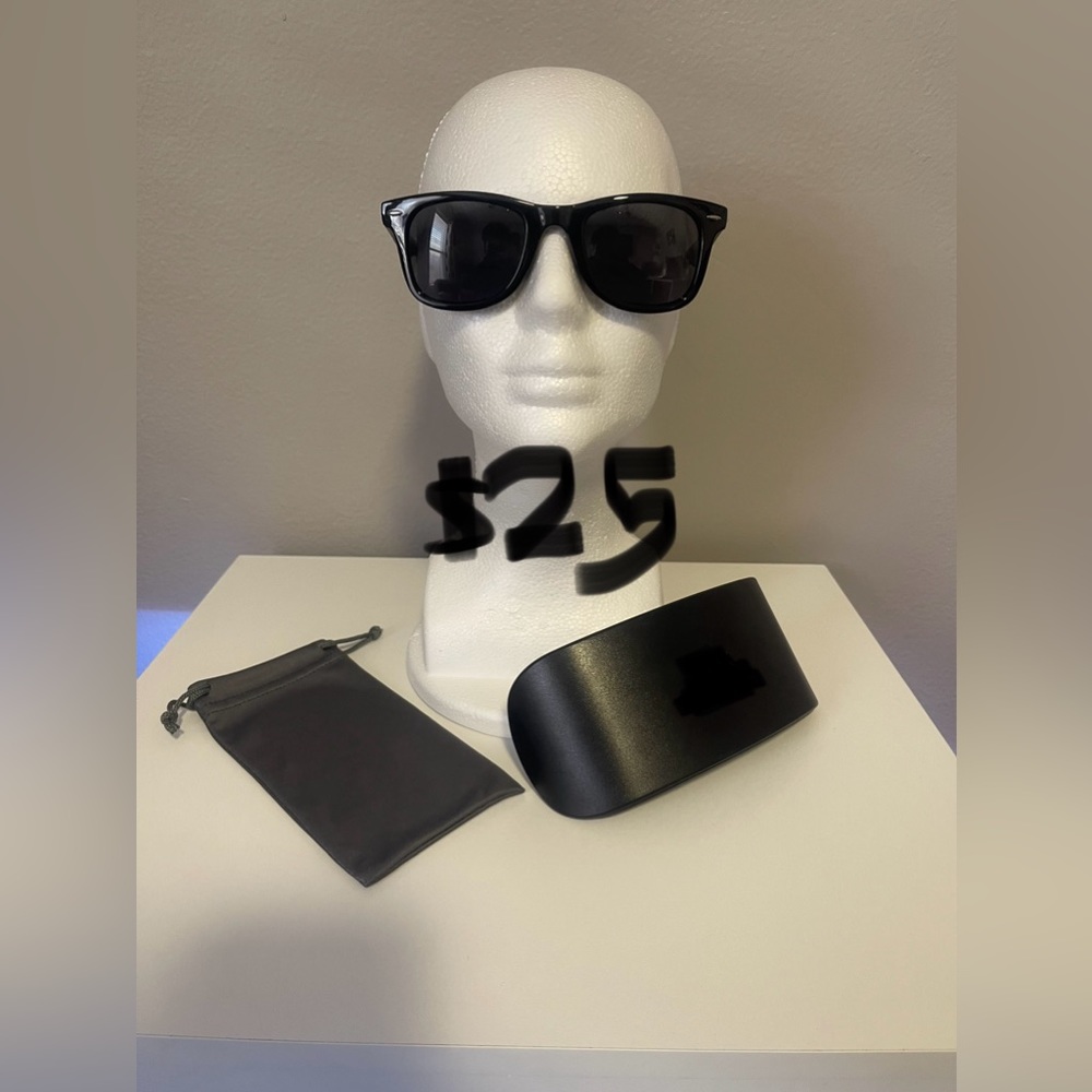 Kohls sunglasses, one size, black.